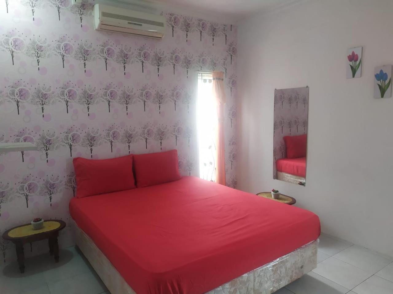 Endah Homestay Syariah Purwokerto Eksteriør billede