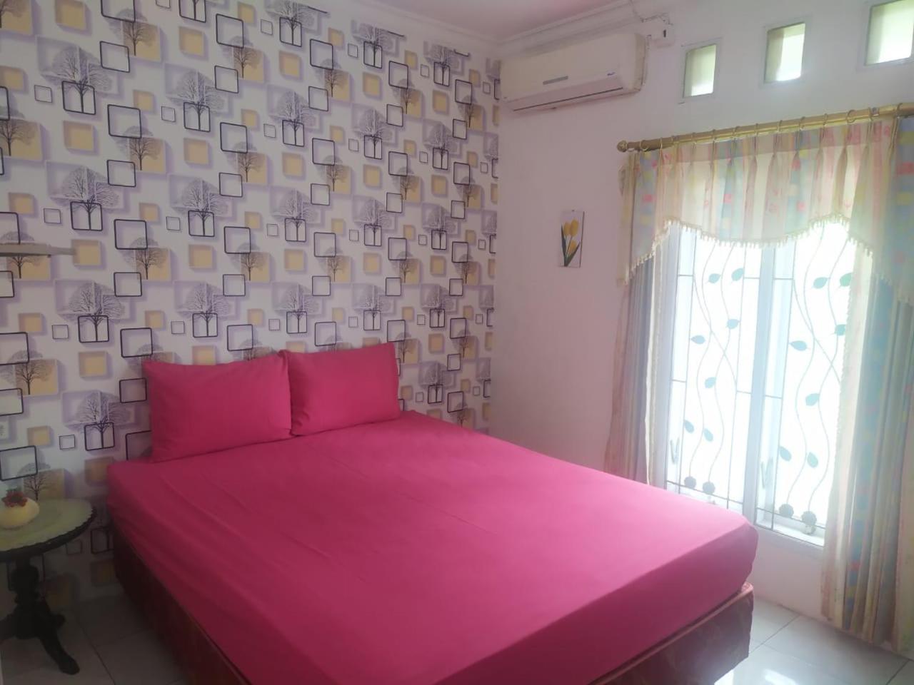 Endah Homestay Syariah Purwokerto Eksteriør billede